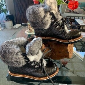 NWT Gorsuch Cori Laqué embossed leather rabbit fur detail wool lining Size 38